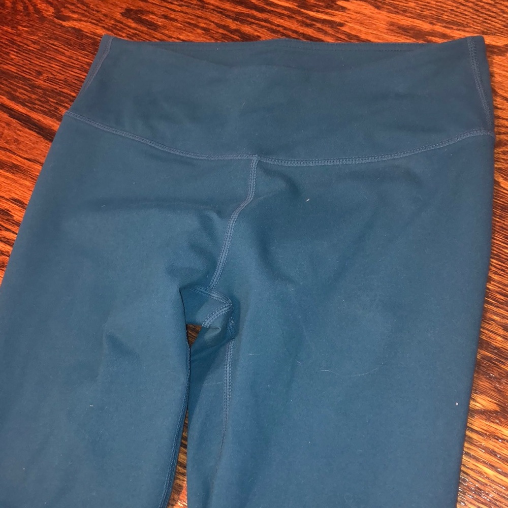 Fabletics Capris - Picture 2 of 4